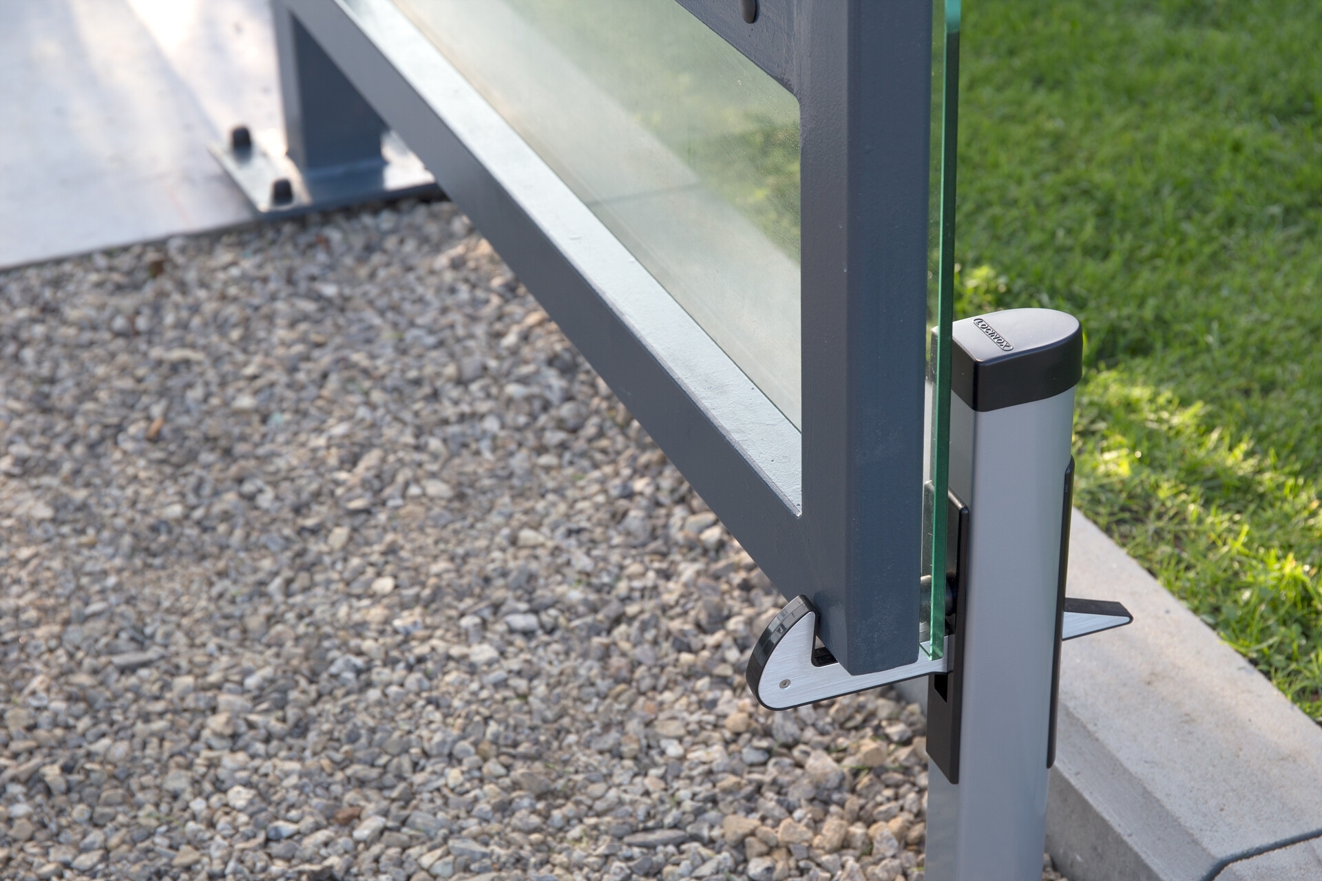 Torfeststeller aus Aluminium, Under-Gate-Catcher